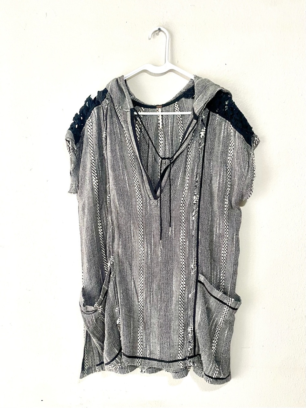 Free People Forever Yours Hooded Tunic Swim Cover Up Black White Striped Size M - Picture 2 of 6